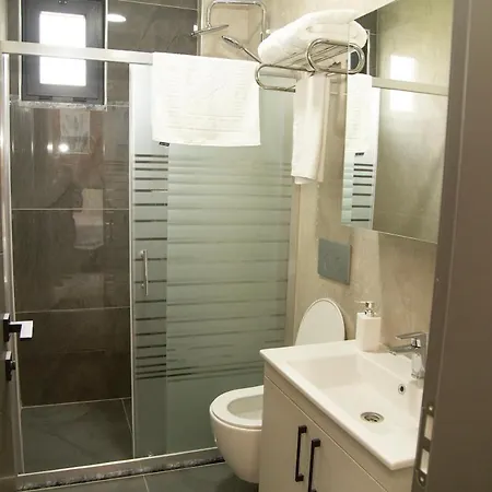 Villa With Private Pool&jacuzzi 2 *