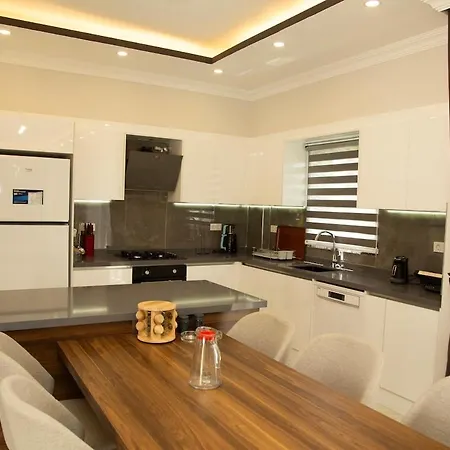Villa With Private Pool And Jacuzzi 2