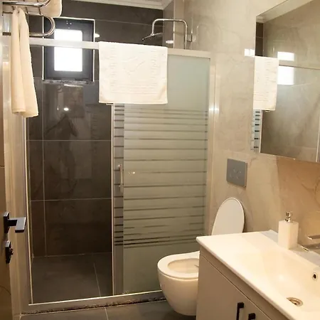 With Private Pool&jacuzzi 2