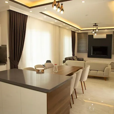 With Private Pool&jacuzzi 2