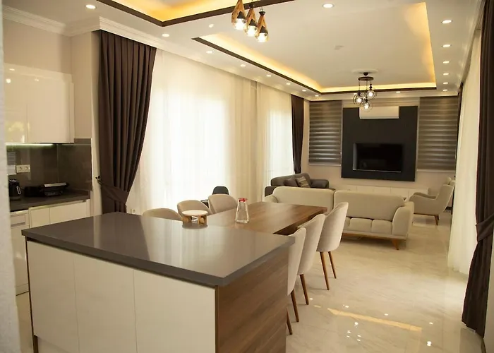 With Private Pool And Jacuzzi 2